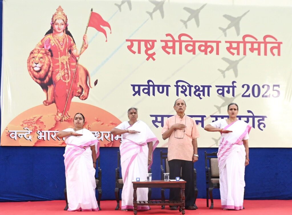 “हम किसी से भेदभाव नहीं करते, सभी को साथ लेकर जाते हैं यह विशेषता हिंदुओं की है।