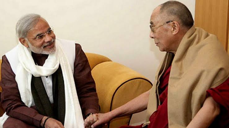 प्रधानमंत्री मोदी का दलाई लामा को पहला सार्वजनिक संदेश: भारत-चीन तनाव में भू-राजनीतिक बदलाव का संकेत