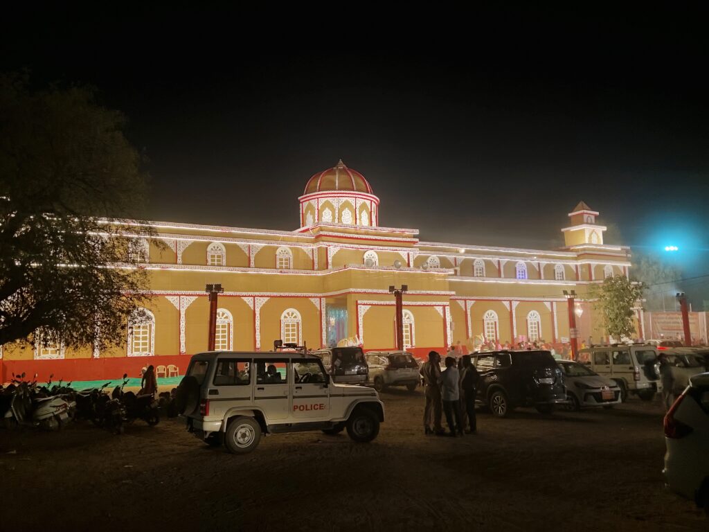 कनाना महायज्ञ में उमड़ी श्रद्धालुओं की भीड़, स्वामी अवधेशानंद गिरि महाराज के प्रवचनों से गूंजा वातावरण