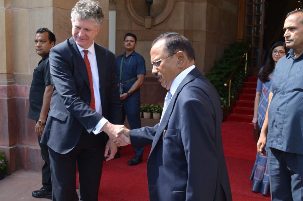 डोभाल-पॉवेल वार्ता : भारत-ब्रिटेन की ऐतिहासिक रणनीतिक साझेदारी को नई उड़ान — प्रौद्योगिकी, रक्षा और सुरक्षा में सहयोग का नया अध्याय