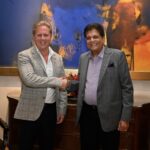 भारत की कूटनीतिक विजय की एक और मुहर: न्यूज़ीलैंड के व्यापार मंत्री टॉड मैकक्ले दिल्ली पहुँचे — 27 अप्रैल को ऐतिहासिक FTA पर हस्ताक्षर — 95% न्यूज़ीलैंड निर्यात पर शुल्क समाप्त, लेकिन भारत ने अपनी “लाल रेखाएँ” बचाईं — मोदी सरकार की “नो दलाल नेशन” डॉक्ट्रिन की पुष्टि