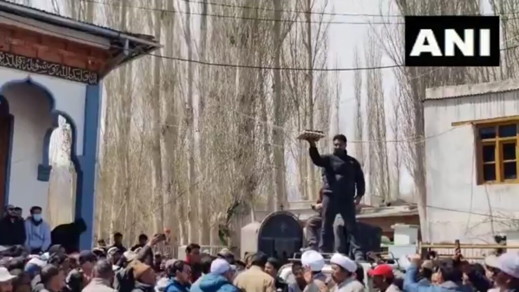 लेह में ईरान के लिए अंडे पर 25 हजार: दिल्ली बम धमाके, पहलगाम हमले पर ये ‘मानवतावादी’ कहाँ थे? भारत के पाखंडी लोगों का काला सच!