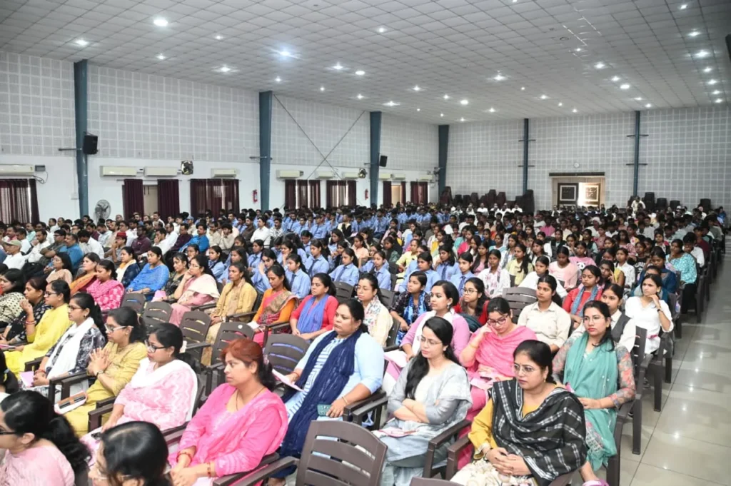 सामाजिक समरसता से मजबूत होगा राष्ट्र, के वी. भागैय्या जी ने युवाओं को दिया राष्ट्र निर्माण का संदेश 1 rss yuva samvad ranchi sarla birla university 3